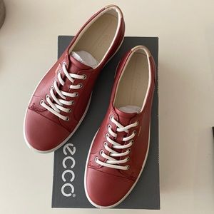 ECCO red leather soft 7 sneakers size 40/9-9.5.